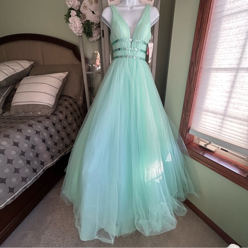 NWT TIFFANY DESIGNS Prom Formal Pastel Aqua Long Gown Dress Size 0